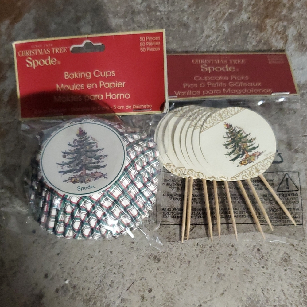Spode Festive Tree Cupcake Picks and Baking Cups Set